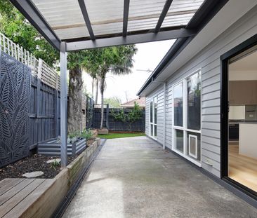 52A Tucker Rd, Bentleigh VIC 3204 - House For Rent | Domain - Photo 4