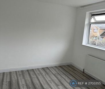 4 bedroom terraced house to rent - Photo 3