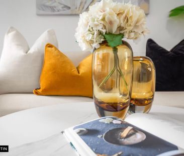 MGM MARTIN - TOP FLOOR TWO BEDROOM APARTMENT WITH LOCK-UP GARAGE - Photo 6