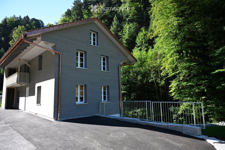 Komplett saniertes, familienfreundliches Einfamilienhaus mit grossem Garten und Bach - Photo 5