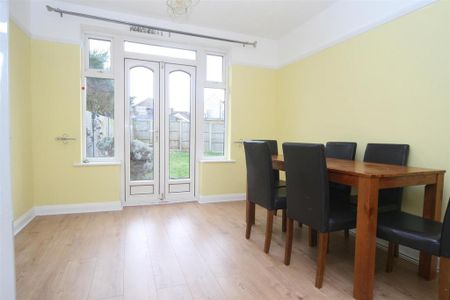 3 bedroom semi-detached house to rent - Photo 2
