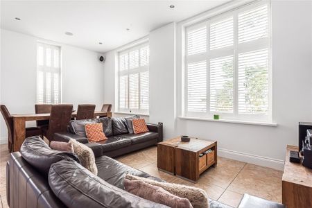 3 bedroom apartment to rent - Photo 2