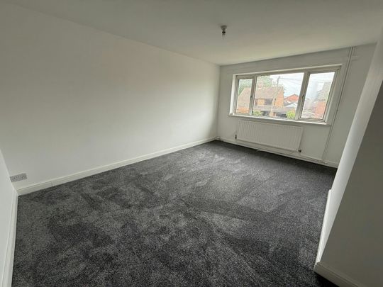 Flat to rent on - Photo 1