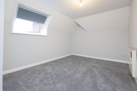 1 bed flat to rent in Fir Vale Road, Bournemouth, BH1 - Photo 2