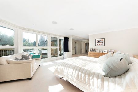 Eversley Park, SW19, London - Photo 3