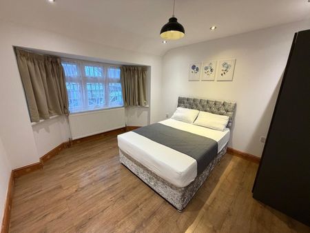 Room in a Shared House, Monks Park, HA9 - Photo 2