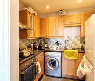 1 bedroom flat to rent - Photo 6