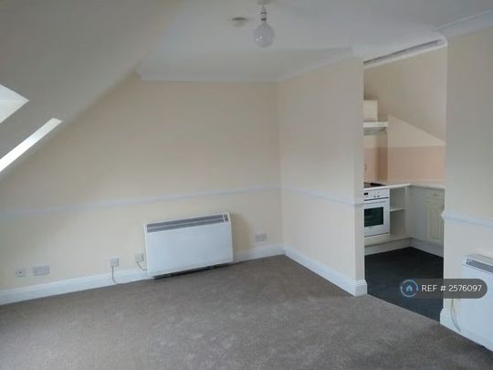 West Street, Fareham - Photo 1