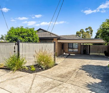 GORGEOUS FOUR BEDROOM FAMILY HOME - Photo 3