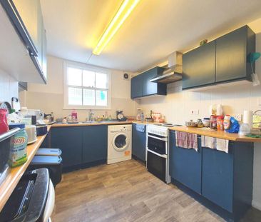 1 bedroom in a house share to rent - Photo 5