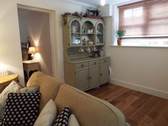 Buckland Road, Maidstone - Photo 1