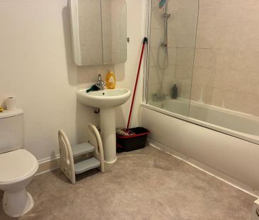 3 bedroom apartment to rent - Photo 5