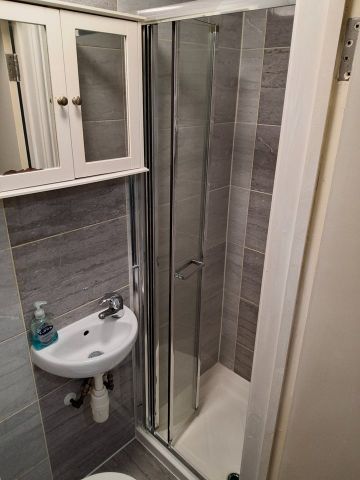 Studio Flat, Heather Gardens, NW11 - Photo 4