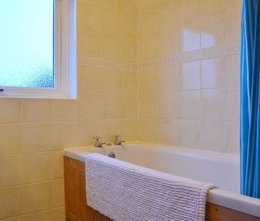 3 bedroom end of terrace house to rent - Photo 5