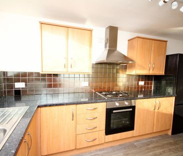 3 bedroom terraced house to rent - Photo 5