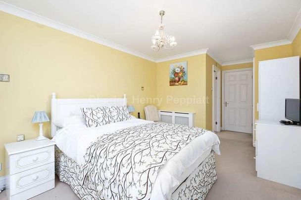 Riverside Gardens, Finchley, N3 - Photo 1