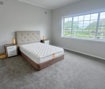 Luxuriously Renovated Three Bedroom Home in Blue Chip Location Clos... - Photo 6