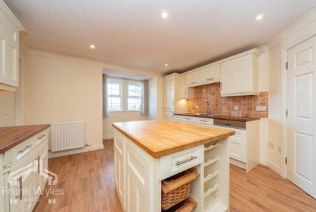 2 bedroom penthouse to rent - Photo 3