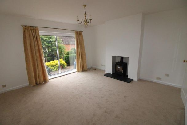2 bedroom detached bungalow to rent - Photo 1