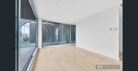 Stunning & Immaculate Apartment - Photo 5