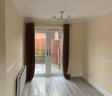 2 bedroom House To Let - Photo 2