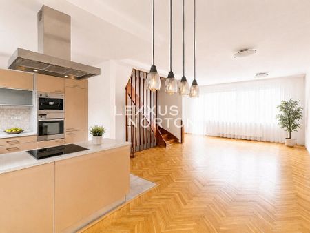 Pronájem domu 172 m² s pozemkem 295 m² - Photo 2