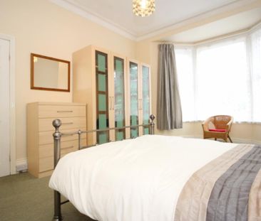 2 bedroom Flat to rent in Sandringham Road, South Gosforth, Newcast... - Photo 1