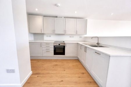 3 bedroom semi-detached house to rent - Photo 5