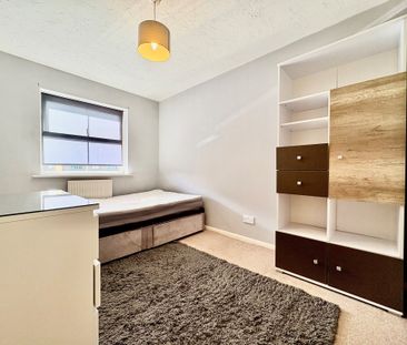 Village Close, Herts, Hoddesdon - Photo 6