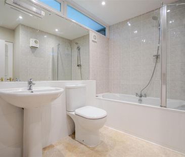 4 bedroom townhouse to rent - Photo 3