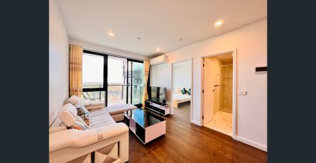 Contemporary Sky-Residence with Premium Views & Double Parking - Photo 5