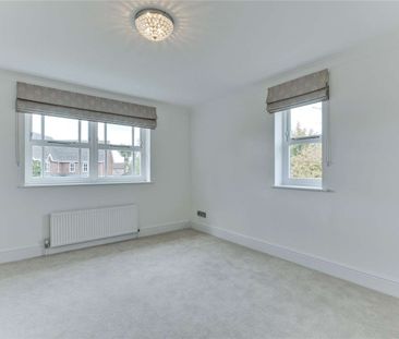 A large five bedroom family home set in a sought after residential ... - Photo 5