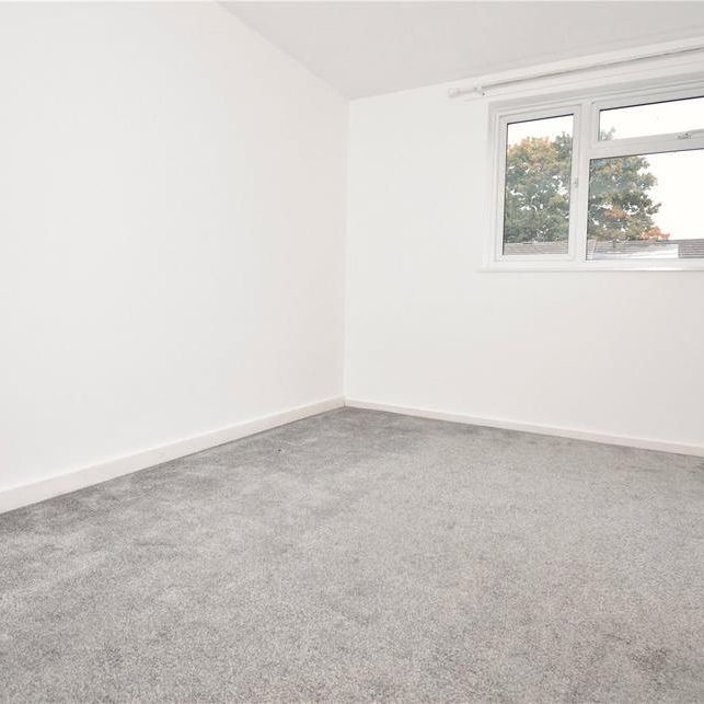 2 bedroom end of terrace house to rent - Photo 1