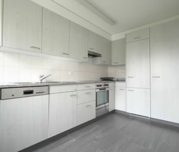 Hell und modern Wohnen - ideale 5.5-Zimmerwohnung im Zentrum von Go... - Photo 3