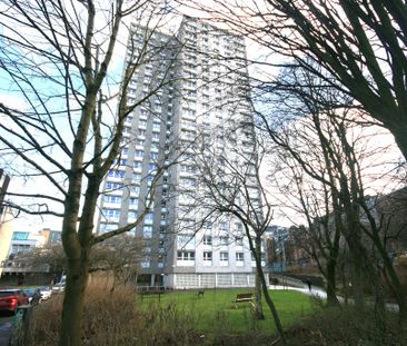 Dundasvale Court, Bright & Spacious 2 Bedroom Unfurnished Apartment... - Photo 4