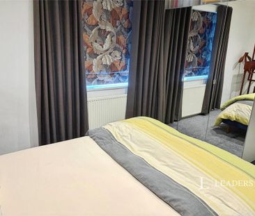 2 bedroom semi-detached house to rent - Photo 3