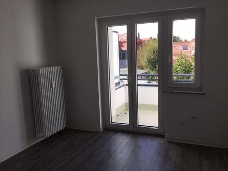 Wohn (t) raum: 2-Zimmer-Wohnung mit Balkon in guter Stadtlage - Photo 2