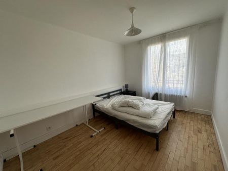 Location Appartement 3 pièces 74m² CHAMBERY 73000 - Photo 2