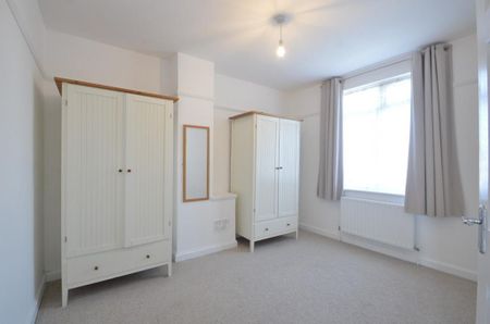 4 bedroom semi-detached house to rent - Photo 5