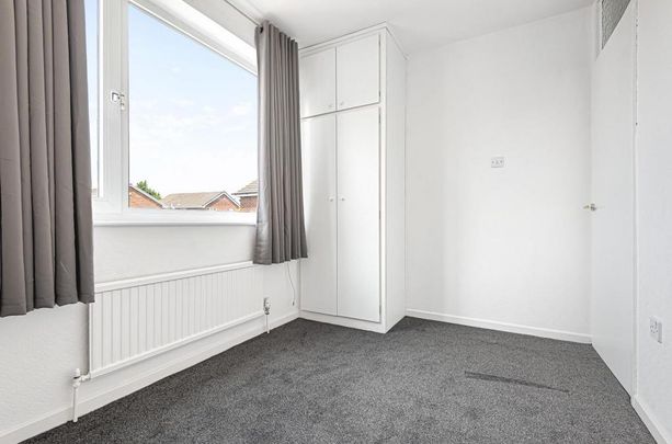 4 bedroom detached house to rent - Photo 1