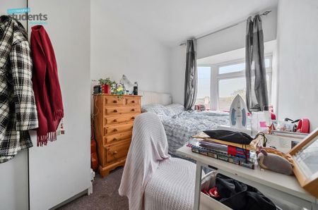 6 bedroom end of terrace house to rent - Photo 2