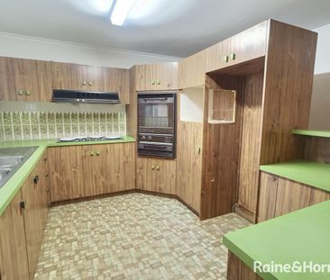 Large Family Home in Great Clinton Location! - Photo 6