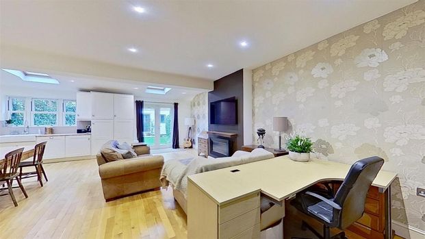 4 bedroom terraced house to rent - Photo 1