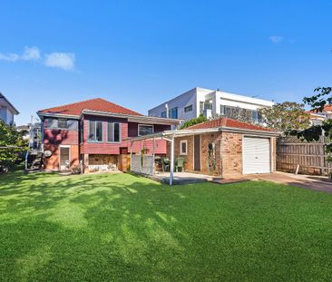 Coastal Home - Photo 3