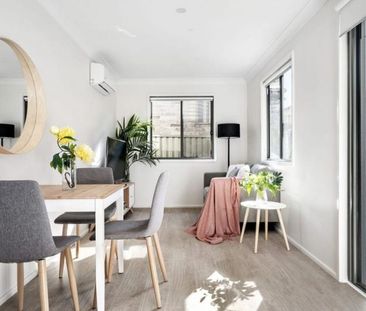 Light Filled, Low-Maintenance Villa - Photo 1