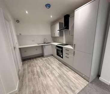 High Street, Neston, CH64 - Photo 3