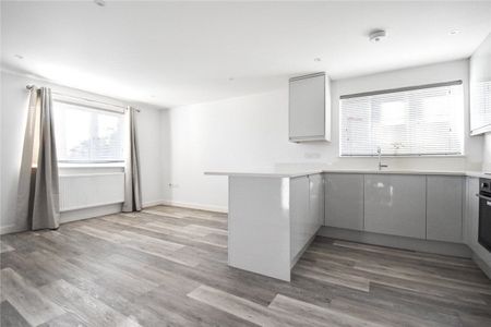 Well presented 2 bedroom apartment to rent in the popular village of Bottisham, ideal for the City centre, Science Parks and A14. Entry phone system. GCH. Allocated parking and visitors spaces. Covered cycle store. Unfurnished. - Photo 4