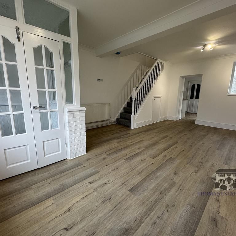 3 bedroom terraced house to rent - Photo 1