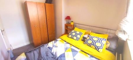 39 Donegall Avenue, Belfast, BT12 6LS - Photo 5