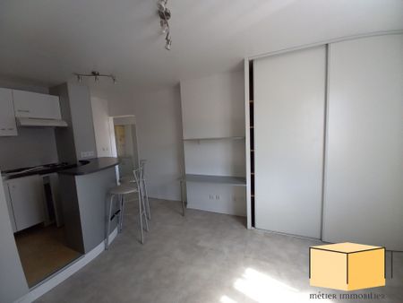 Location Appartement 1 pièce 21m² BELLEY 01300 - Photo 2